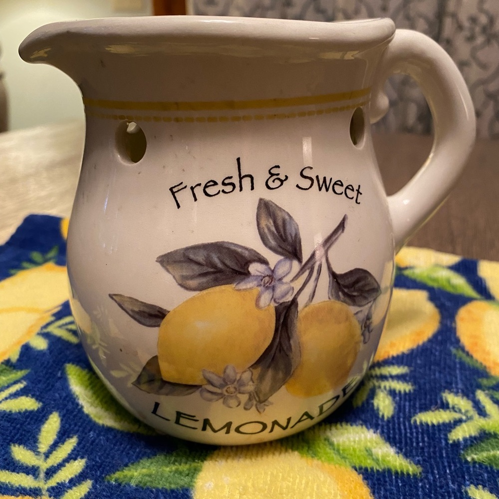 Vintage Yankee Candle wax melter (2011)